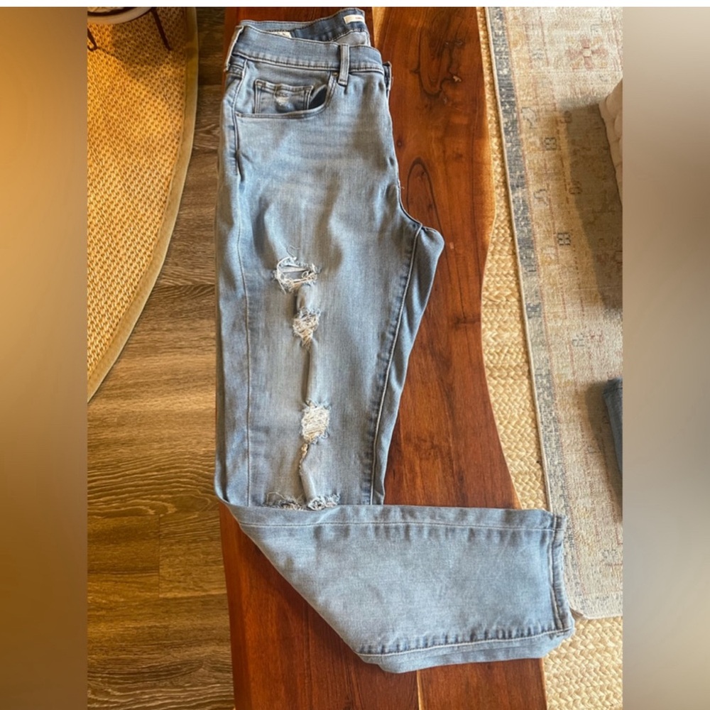 LEVI curvy skinny distressed denim jeans